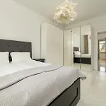 Pawlowa Stylish Apartment With Balcony & Home Office Wroclaw By Noclegi Renters