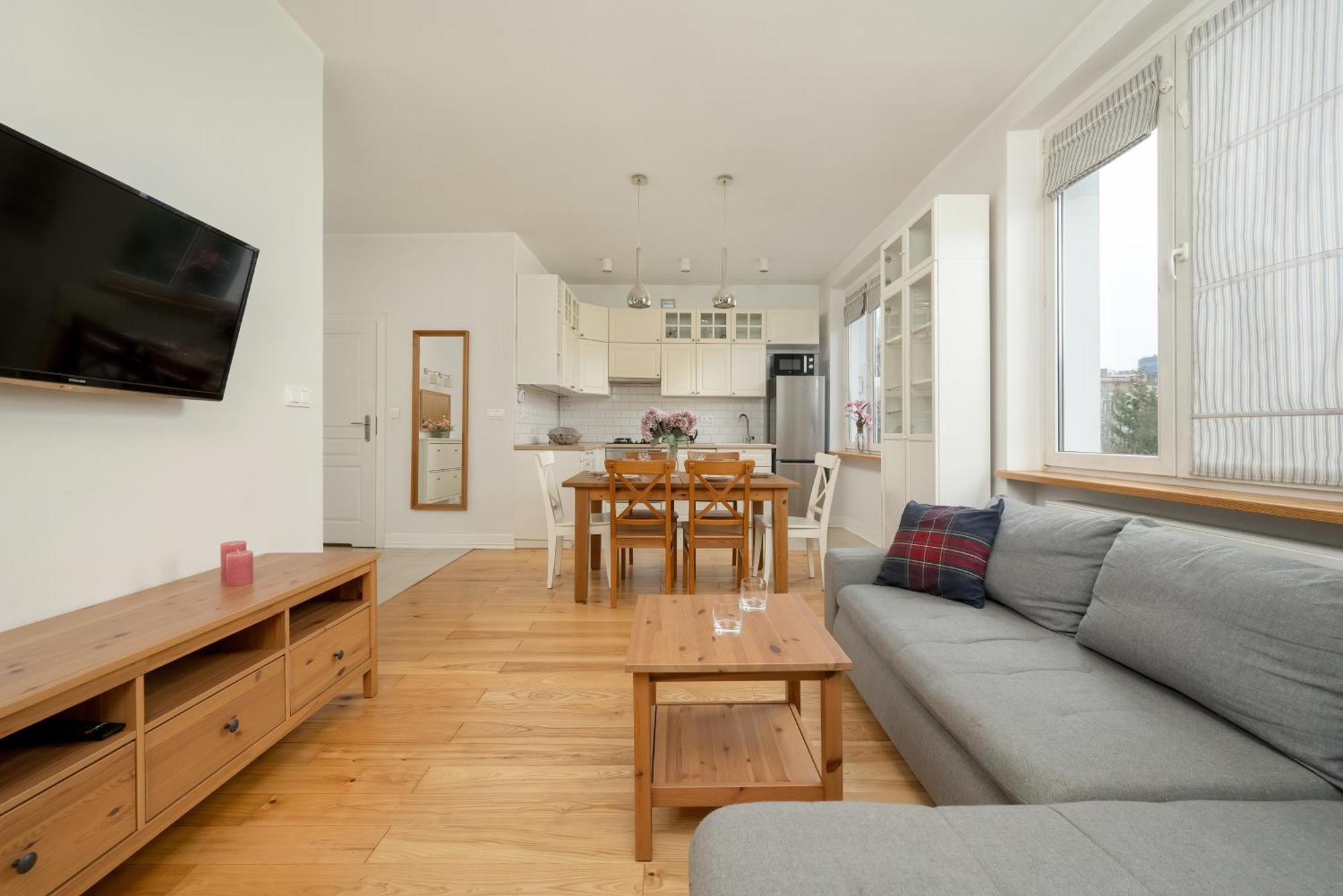 Pawlowa Stylish With Balcony & Office By Renters *